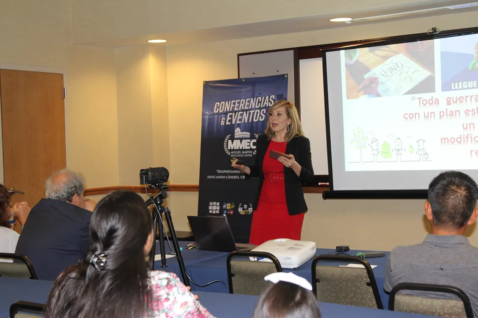 Elizabeth Aleman Seminario en Austin Texas USA
